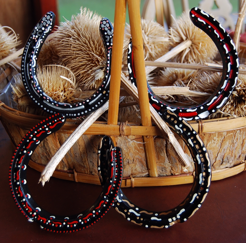 Heidi s handpainted horseshoes